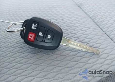 2018 Toyota Corolla Le из США, поврежденный, VIN 2T1BURHE2JC044378